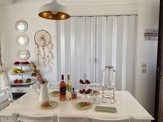 Evi's Afandou Suite - Vintage & Modern - Yerinde Yemek