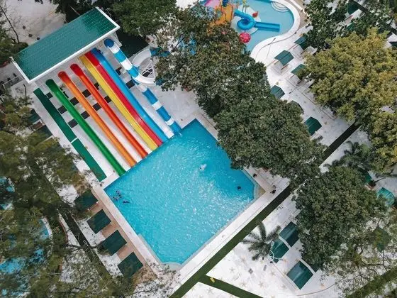 Villa Excellance Beach & Wavepool Resort - Havuz