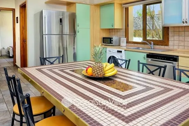 Exceptional Large Villa, Private Heated Pool, Complete Privacy, Prime Location - Mutfak
