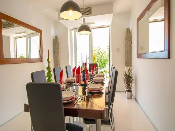 Exceptional Villa With Private Swimming Pool & Sea View - Yerinde Yemek