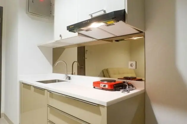 Exclusive 1Br At Apartment Praxis - Mutfak