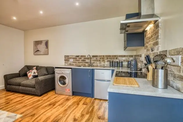 Exclusive 2 Bedroom Apartment Centrally Located in Lincoln Free Wifi Toiletries and Hairdryer - Bar