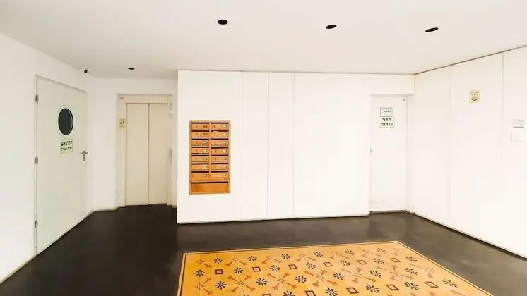 Exclusive 3BDR Near Rothschild TL40 - Lobi