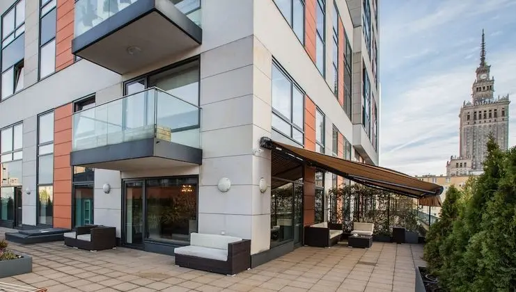 EXCLUSIVE Aparthotel Warszawa - Dış Mekan