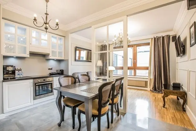 EXCLUSIVE Aparthotel Warszawa - Öne Çıkan Resim
