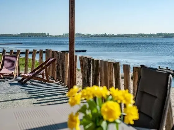 Exclusive Apartment on the Ground Floor Directly Located on the Water - Dış Mekan