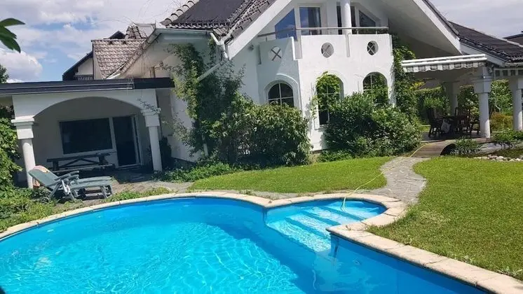Exclusive Apartment In Villa With Private Garden