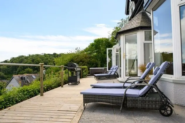 Exclusive Home With the Best Views in Dartmouth - Dış Mekan