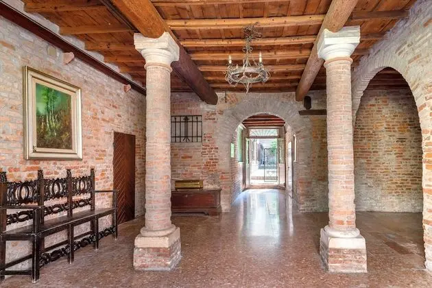 Exclusive Palazzo Schifanoia Apartment