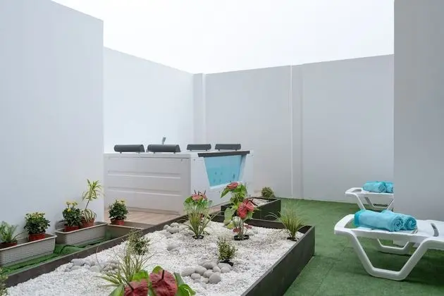 Exclusive Penthouse with Private Rooftop Jacuzzi by Simply Comfort