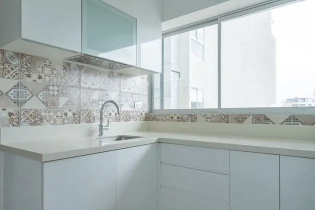 Exclusive Penthouse with Private Rooftop Jacuzzi by Simply Comfort - Mutfak