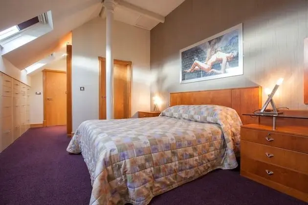 Exclusive Stunning Spacious Penthouse In The City