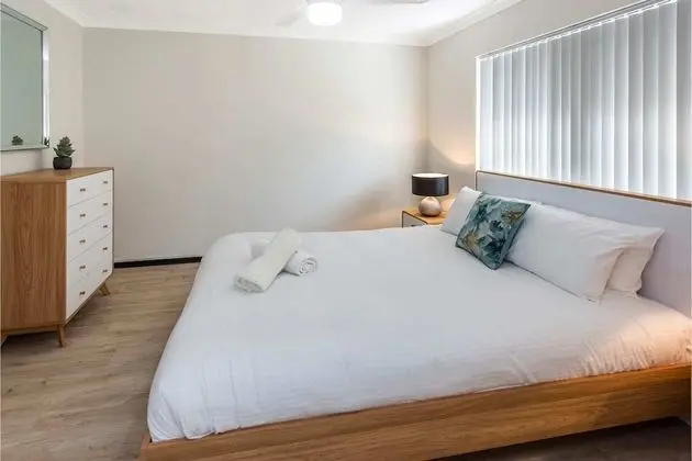 Executive 1BR Suite - Close to Foreshore & Cbd
