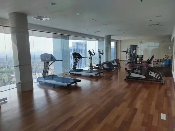Executive Azure Next to New World Hotel - Fitness