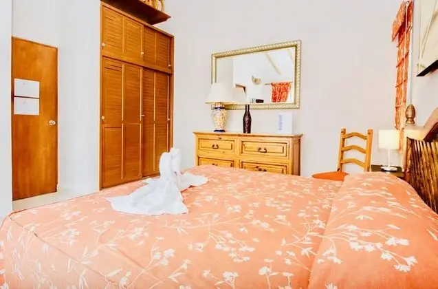 Executive Comfort Room With Swimming Pool Air Conditioning and Parking