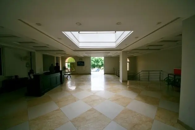 Executive Heights Apartments - Lobi