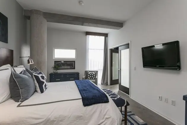 Executive Industrial Chic Condo | 30 night min - Oda