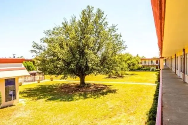 Executive Inn Hotel & Conference Centre