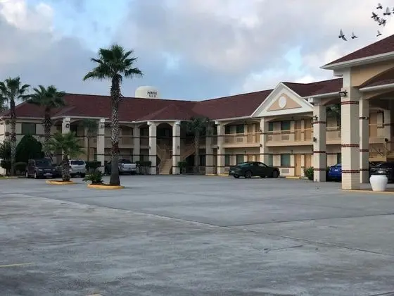 Executive Inn And Suites - Dış Mekan