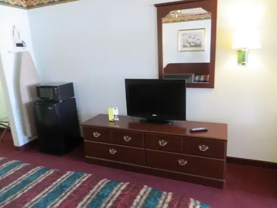 The Executive Inn & Suites