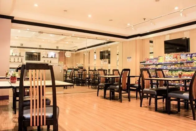 Executive Hotel Manila (Executive Plaza Hotel) - Yerinde Yemek