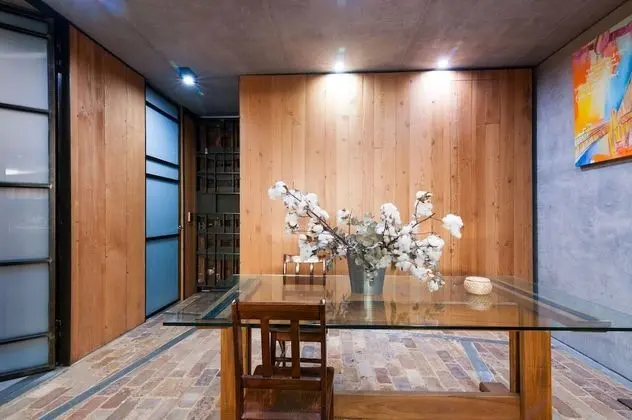 Executive Rental Style House - Lobi