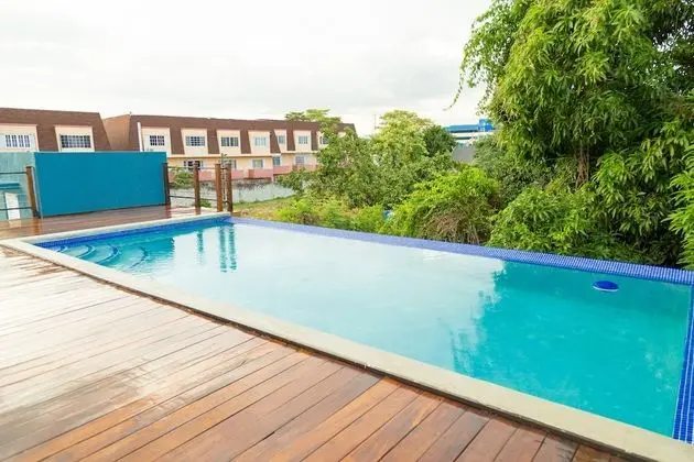Executive Suites at The Bromptons - Havuz