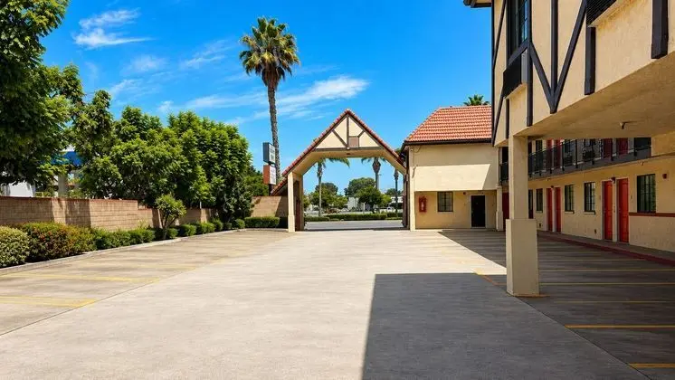 Executive Suites Inn - Dış Mekan
