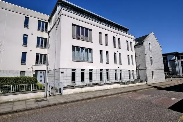 Executive three Bedroom Apartment in Aberdeens West End