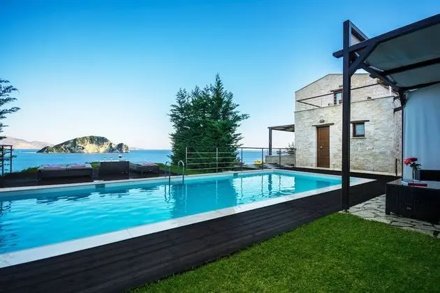 Exensian Villas & Suites