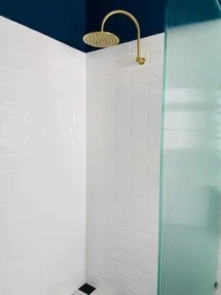 Exotic 1 Bedroom Apartment in Perth - Banyo Tipleri