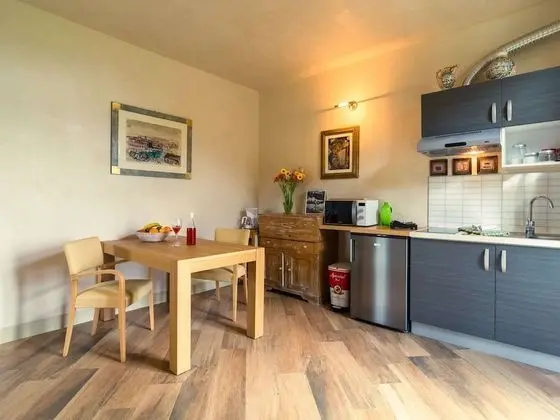 Exotic Holiday Home in Vinci With Swimming Pool - Yerinde Yemek