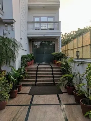 Hotel Exotica Gurgaon - Dış Mekan
