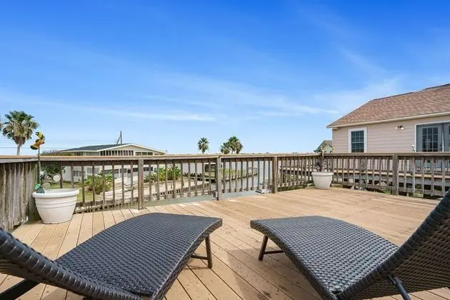 Experience Dolphin Cove Canal House in Freeport
