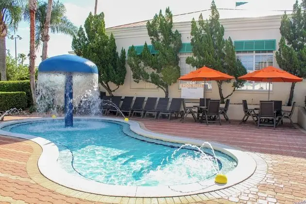 Exploria Express by Exploria Resorts - Havuz