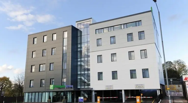 Express Holiday INN Birmingham South