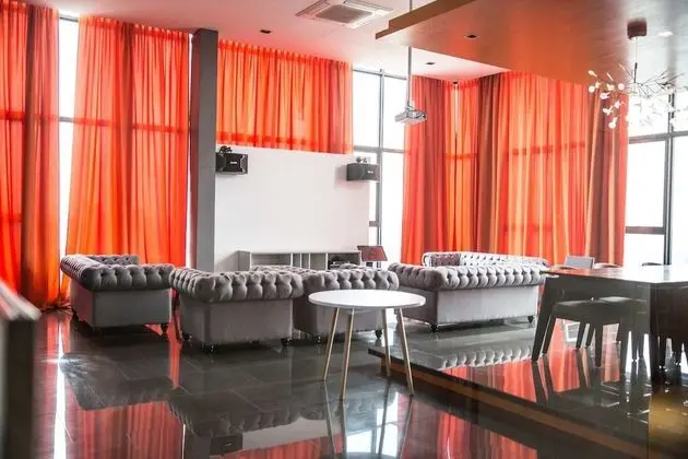 Expressionz Professional Suites by Plush - Lobi