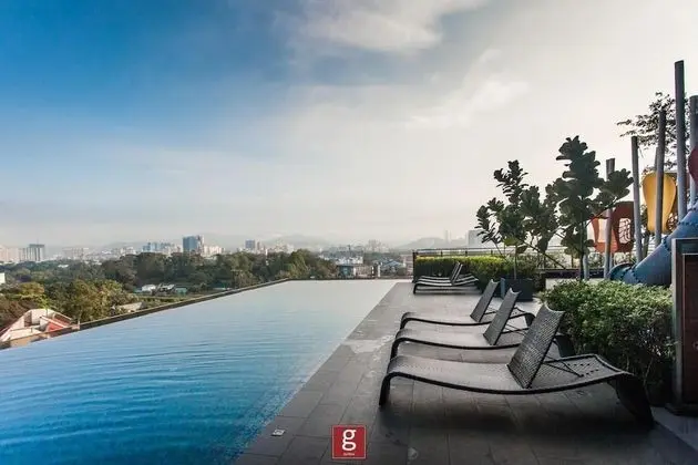 Expressionz Suites KLCC by Like Home - Havuz