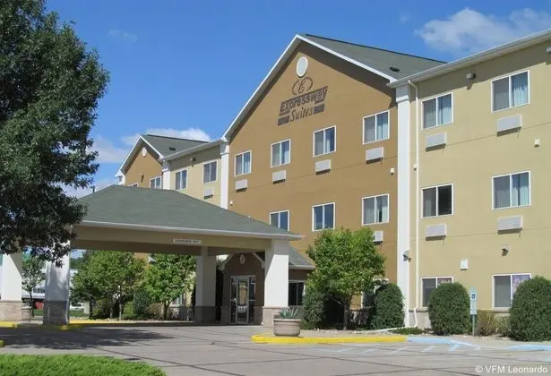 Expressway Suites