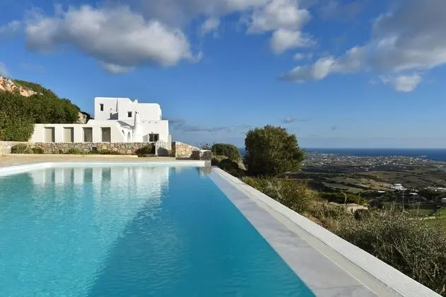 Exquisite villa for 10 with pool, helipad by VillaRentalsgr - Havuz