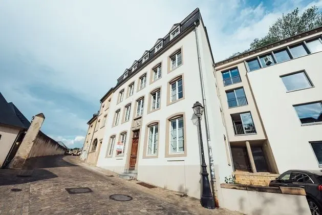 Exquisite 1BR Apt in Old Town w Balcony