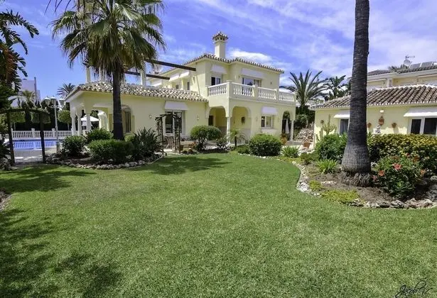 Exquisite Villa 50m To Beach - Dış Mekan