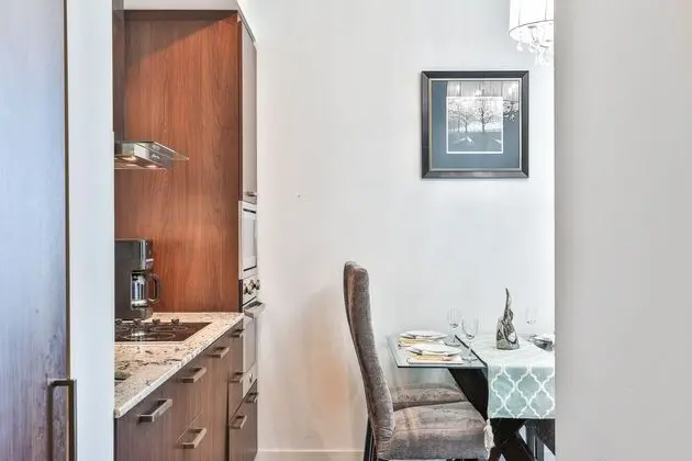 Exquisite 55th Floor 2 Bed 2 Bath Parking - Mutfak