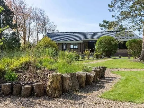 Exquisite Holiday Home in Julianadorp With Sauna