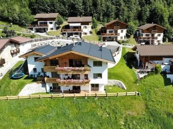 Exquisite Holiday Home near Ski Area in Königsleiten - Havuz