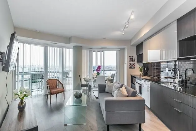 Exquisite Luxury 1 Bedroom + Den With Parking
