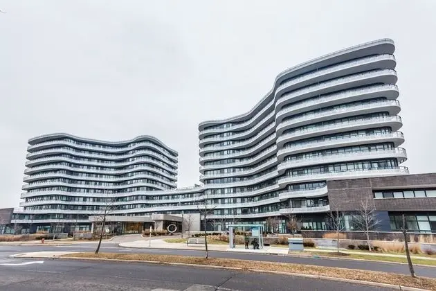 Exquisite Luxury 1 Bedroom + Den With Parking