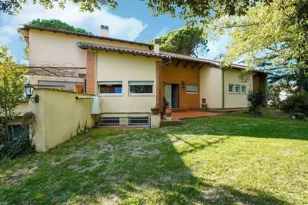 Exquisite Villa in Montefiascone With Garden