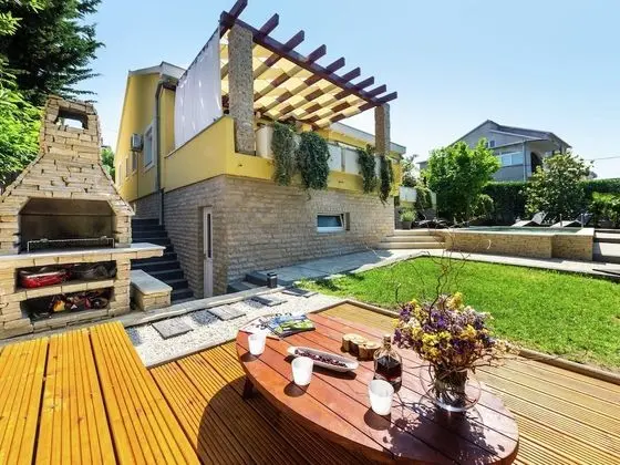 Exquisite Villa With Private Pool in Zadar - Dış Mekan