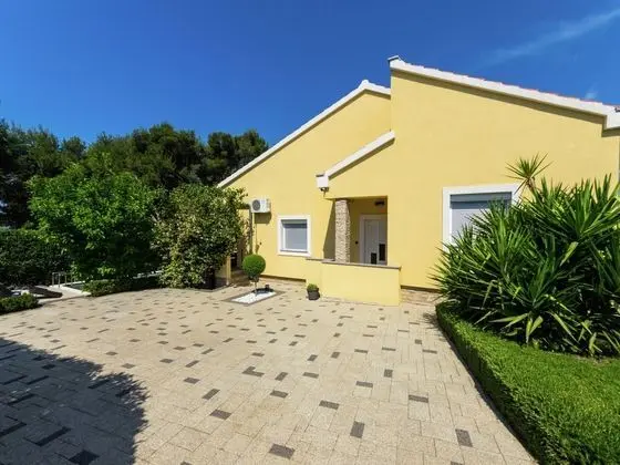 Exquisite Villa With Private Pool in Zadar - Dış Mekan